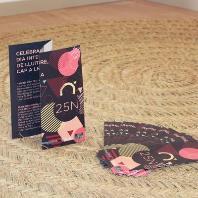 triptico-diseno-grafico-impresion-25n-mussol-rosa-2 triptico-diseno-grafico-impresion-25n-mussol-rosa-2